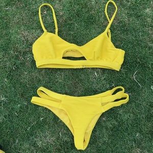 Billabong bathing suit set